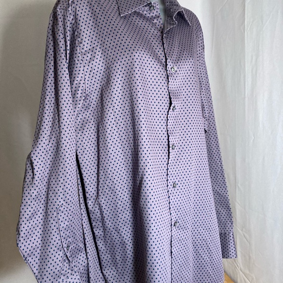Large button down top - Picture 4 of 12
